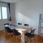 Grand Avec Garage Apartment *