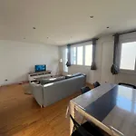 Appartement Grand Avec Garage *